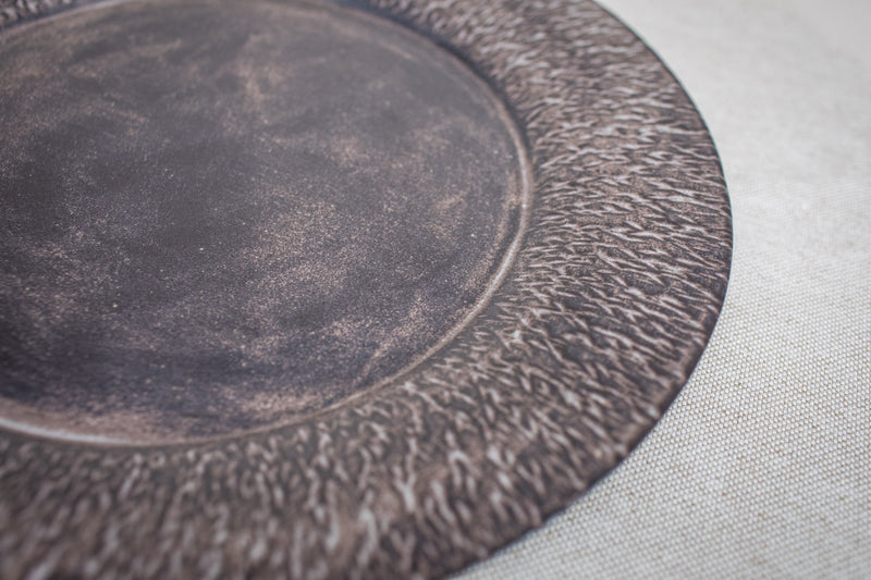 Matte Round Platter with Carving - Chocolate Brown