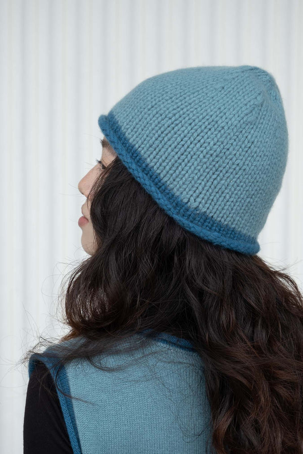 Cashmere Rolled-Edge Beanie - Soft Blue with Teal Border