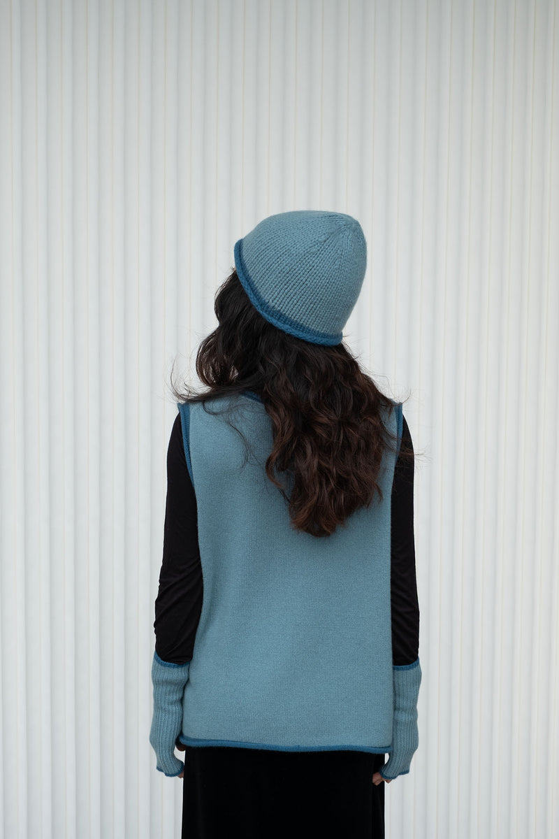 Cashmere Rolled-Edge Beanie - Soft Blue with Teal Border
