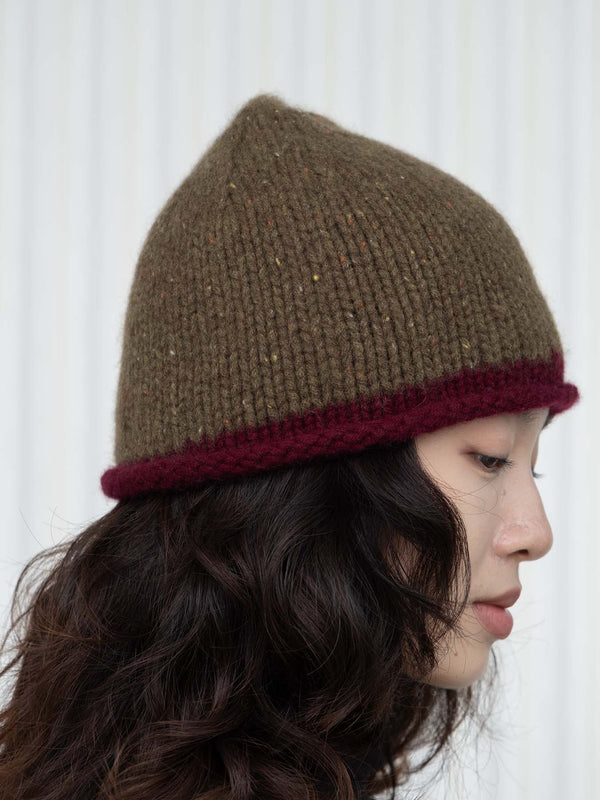 Cashmere Rolled-Edge Beanie - Speckled Green with Burgundy Border