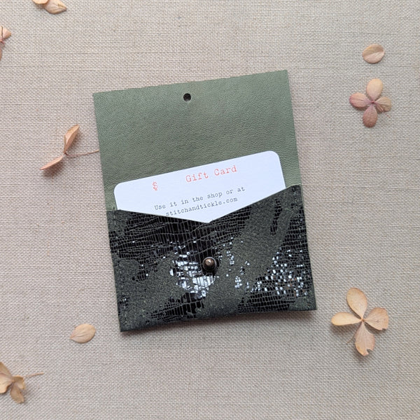 Small Pouches and Wallets - Distressed Camo