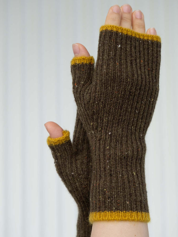 Ribbed Cashmere Fingerless Gloves - Speckled Green with Mustard Border