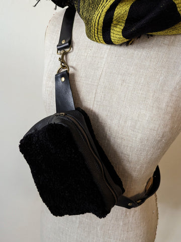 The Opera Shearling Belt Bag - Thumbnail 2
