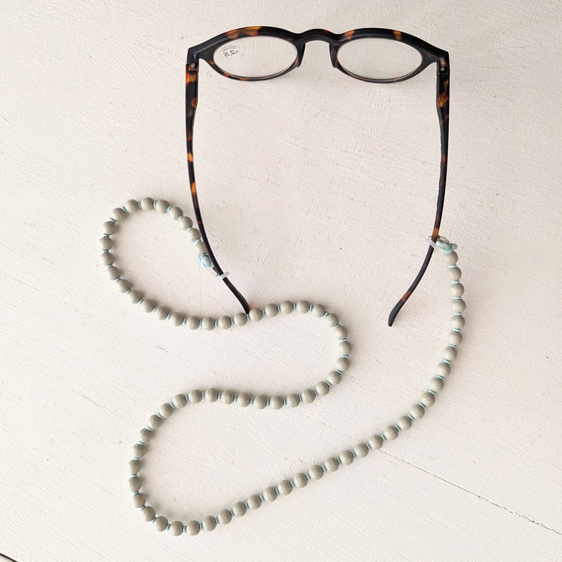 Ina Seifart  Brillenkette Eyeglasses Chain Salvia Sage Green wood handmade gift shop sowa boston fashion accessories independent boutique Readers lanyard