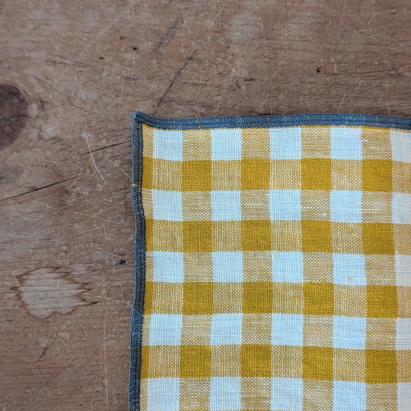 locally made in Massachusetts USA merchant and mill linen napkins set gift shop boston sowa boutique store dinner table gingham checker pattern
