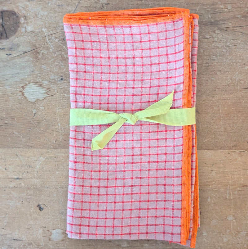 locally made in Massachusetts USA merchant and mill linen napkins set gift shop boston sowa boutique store dinner table gingham checker pattern