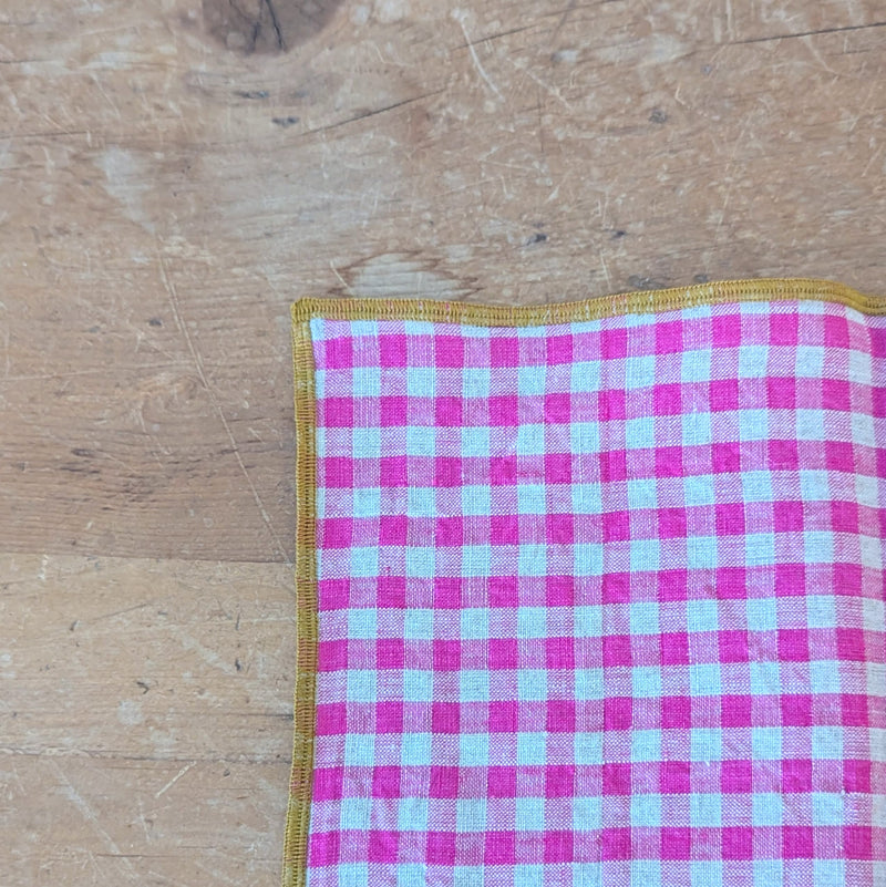locally made in Massachusetts USA merchant and mill linen napkins set gift shop boston sowa boutique store dinner table gingham checker pattern