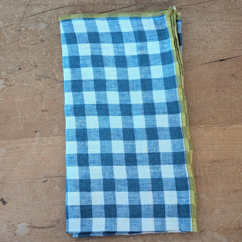 locally made in Massachusetts USA merchant and mill linen napkins set gift shop boston sowa boutique store dinner table gingham checker pattern