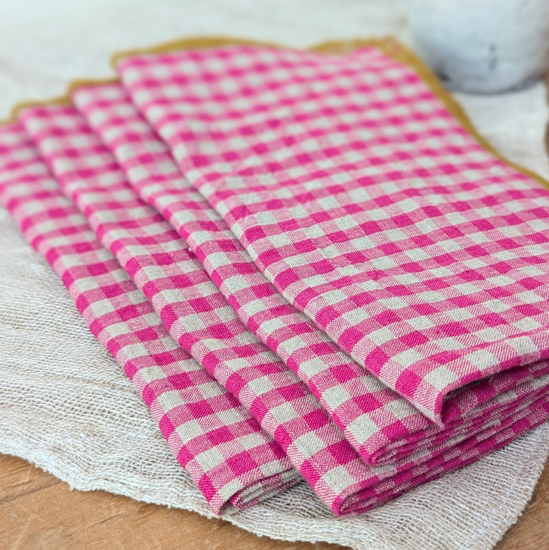 locally made in Massachusetts USA merchant and mill linen napkins set gift shop boston sowa boutique store dinner table gingham checker pattern