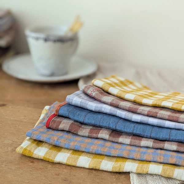 locally made in Massachusetts USA merchant and mill linen napkins set gift shop boston sowa boutique store dinner table gingham checker pattern
