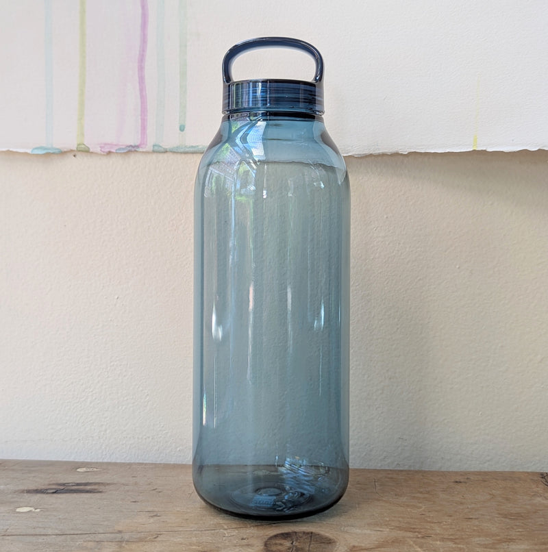 Clear water bottle with blue cap on a wooden surface

Japanese water bottles plastic travel portable clear transparent BPA free KINTO sowa Boston gift shop boutique store