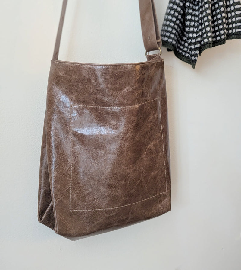 Stitch and Tickle Everyday Carryall bag in Chai 