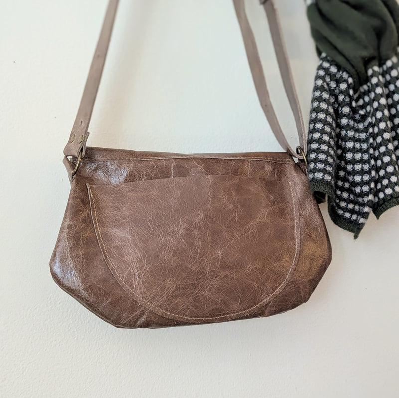 Back of Stitch and Tickle Passito bag in Chai  