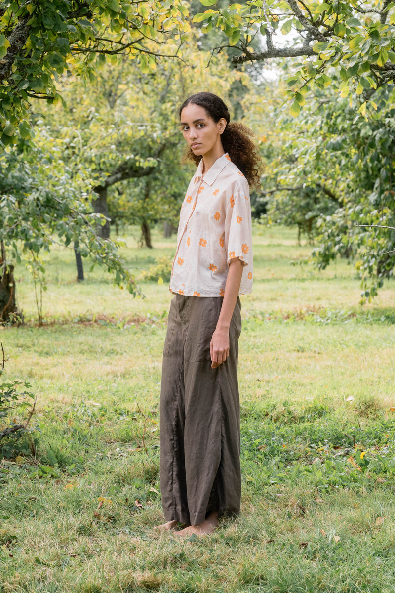 Sula clothing linen twill wide leg flare trouser pants mid rise button fly Small batch fashion apparel designer Boston boutique gift shop small business sowa 