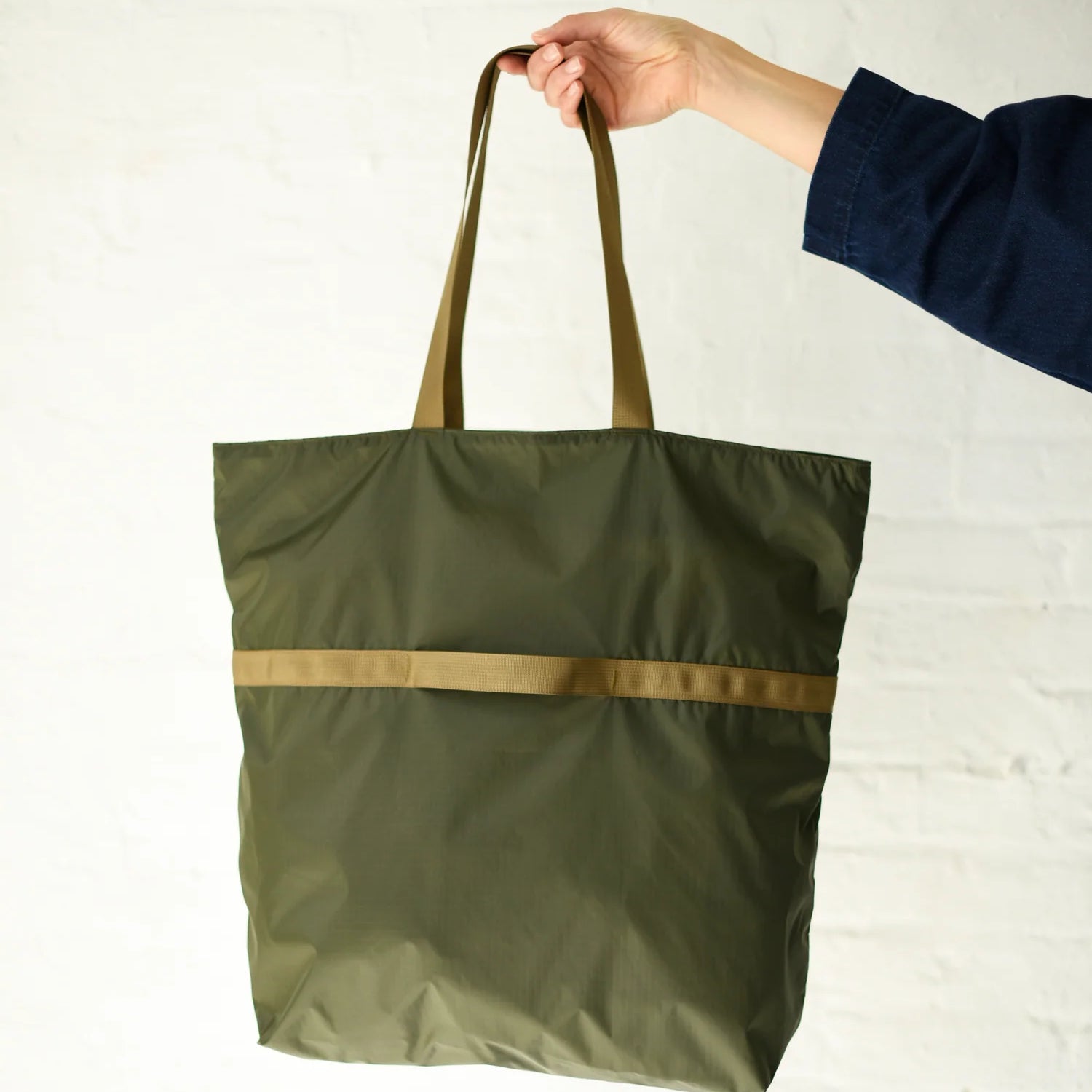 バッグ everyone nylon logo tote bag OLIVE everyone nylon logo tote bag (OLIVE)