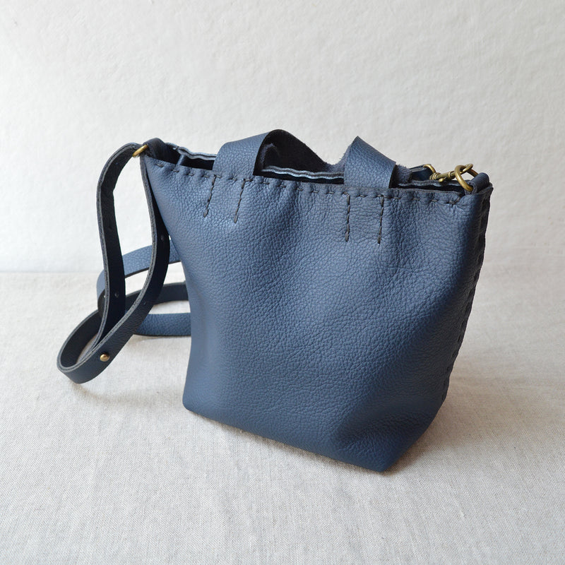 Small Bucket Bag in Navy Blue Leather - Zipper Closure