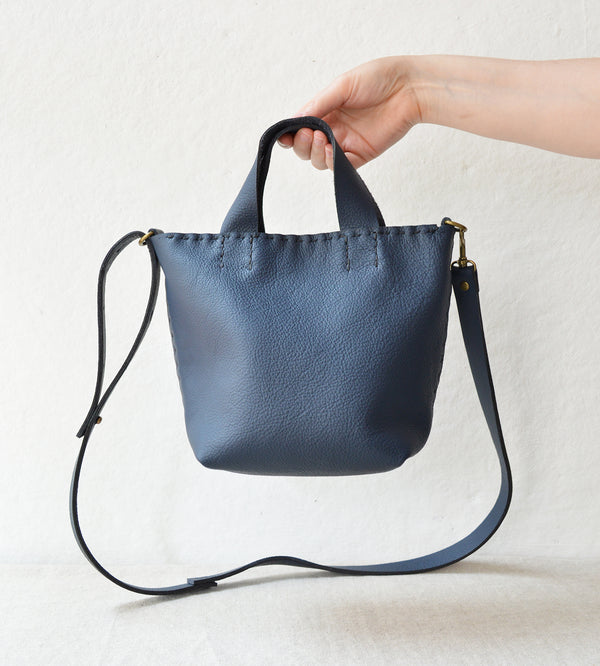 Small Bucket Bag in Navy Blue Leather - Zipper Closure