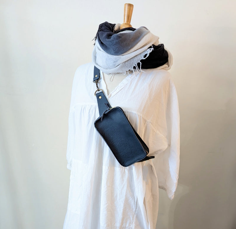 The Porto Belt Bag - Navy