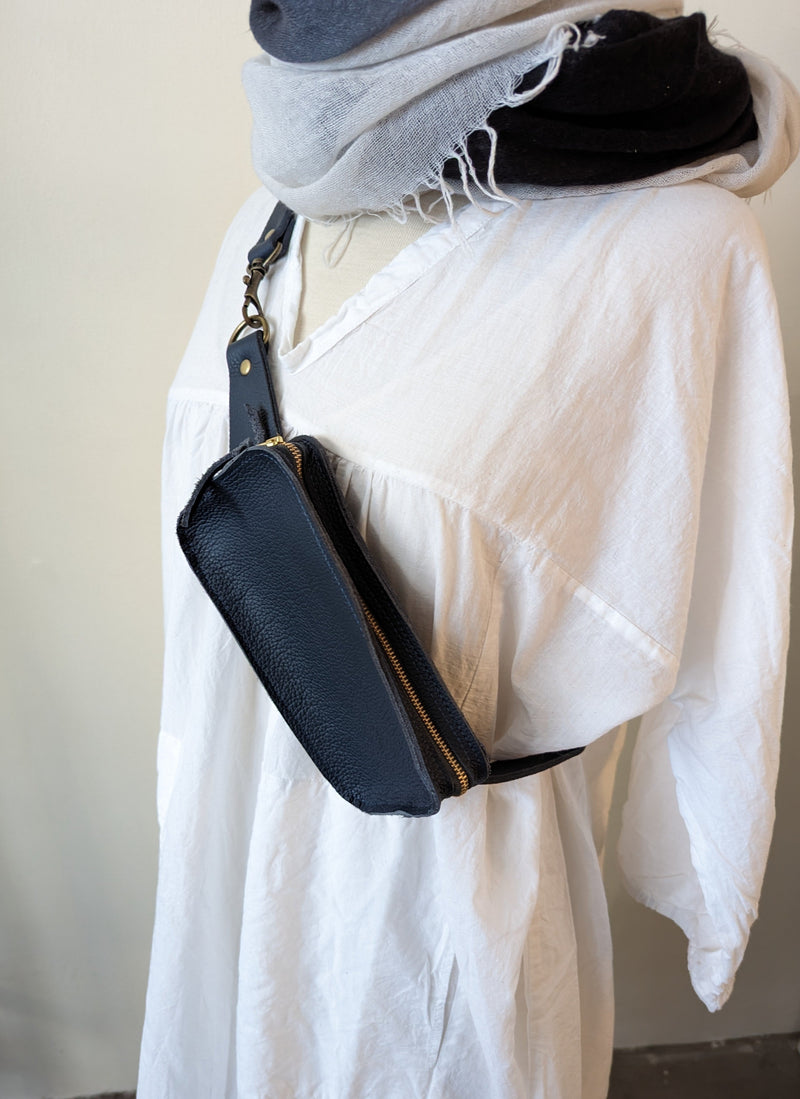 The Porto Belt Bag - Navy